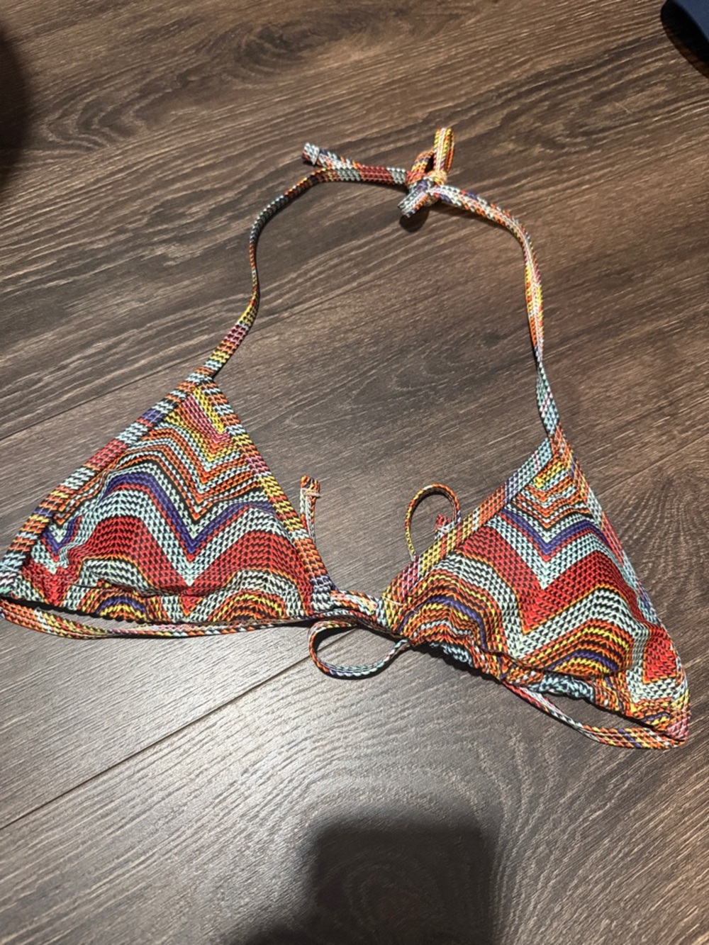 SHEIN Multicolor Chevron Triangle Bikini Top